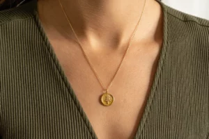 solid gold astarstafur pendant for love