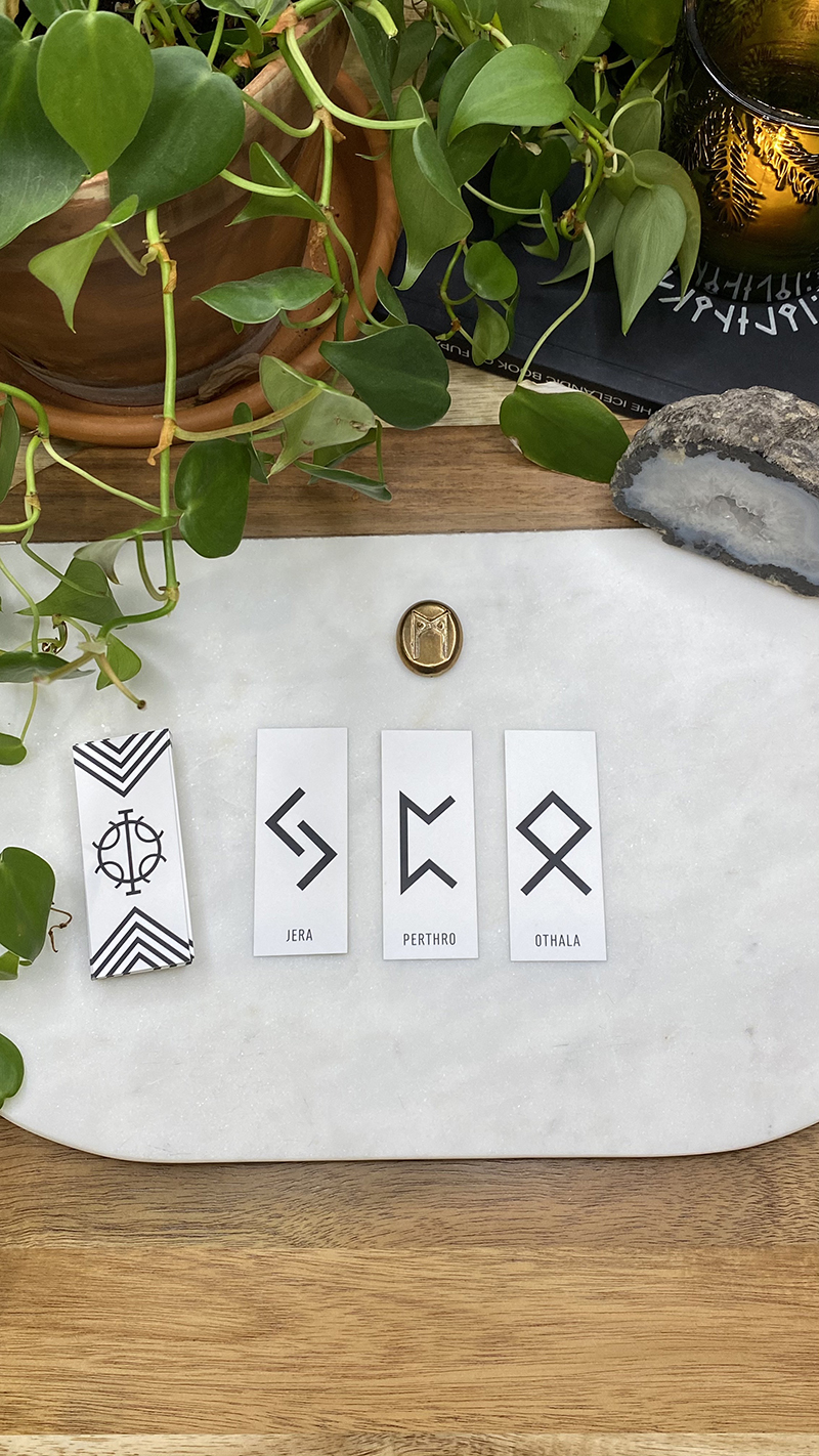 Rune reading for December 13 2021 shows three cards: Jera, Perthro, and Othala